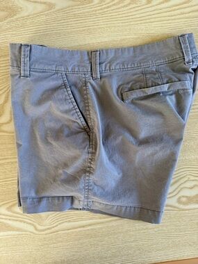 Old Navy Gray Women's Chino Shorts